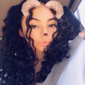 Meet your Posher, Karina